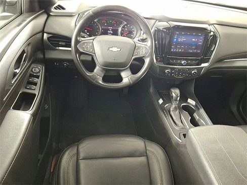 Used 2022 Chevrolet Traverse LT image 12