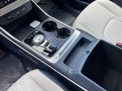 New 2026 Kia Carnival EX FWD image 9