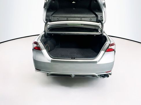 Used 2024 Toyota Camry SE image 29