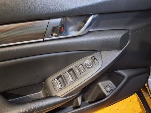 Used 2018 Honda Accord Sport image 22