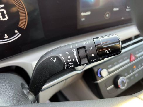 Certified 2025 Hyundai Tucson SE image 32