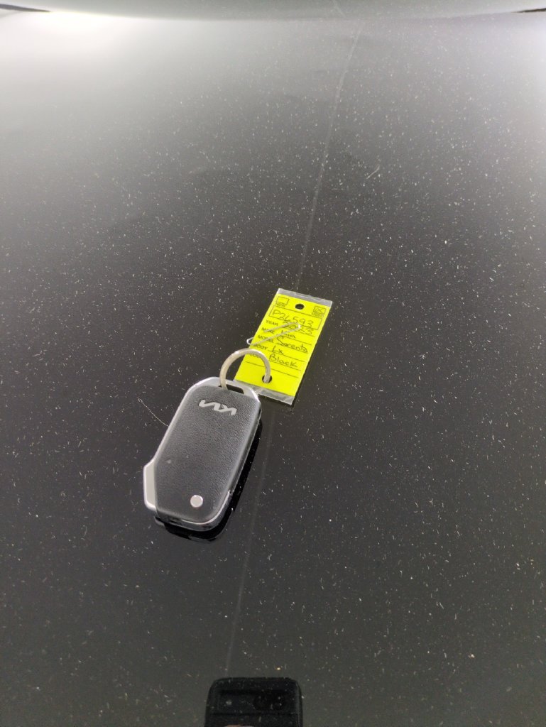 Used 2023 Kia Sorento LX FWD image 33