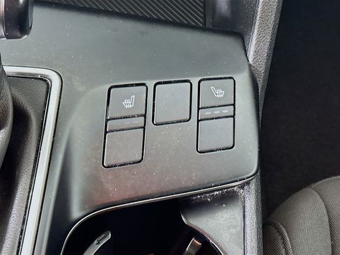 Used 2025 Kia Sportage LX image 24