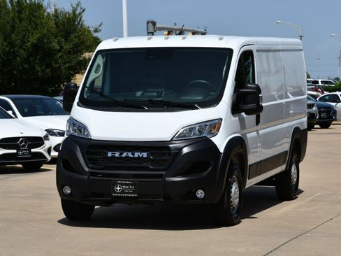Used 2026 RAM ProMaster 2500 w/ Convenience Group FWD image 3