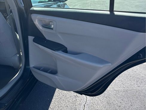Used 2015 Toyota Camry LE image 13