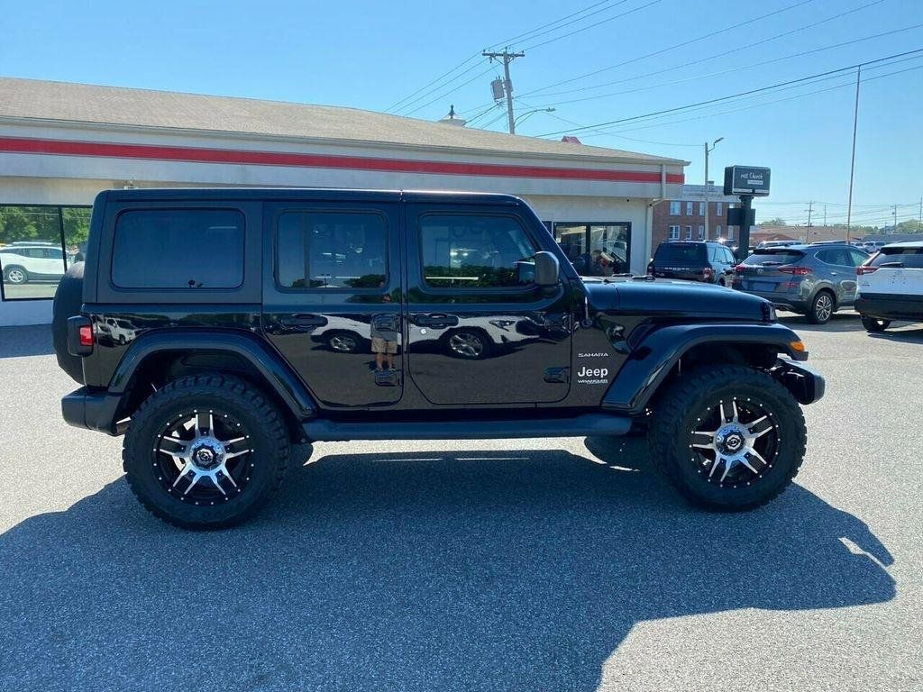 Used 2019 Jeep Wrangler Unlimited Sahara AWD/4WD image 5