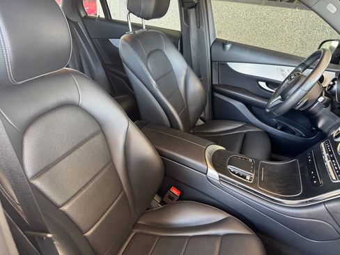 Used 2022 Mercedes-Benz GLC 300 4MATIC w/ Premium Package Lite image 20