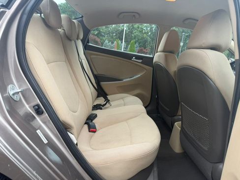 Used 2014 Hyundai Accent GLS FWD image 18