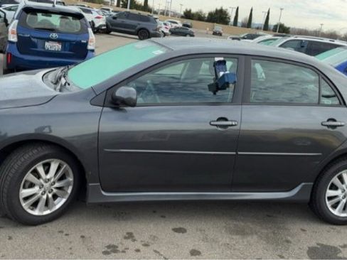 Used 2010 Toyota Corolla S image 4