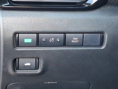 Certified 2024 Nissan Sentra SV image 25