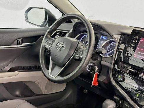 Used 2022 Toyota Camry LE FWD image 37