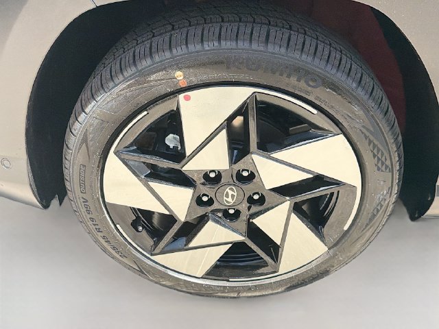 New 2026 Hyundai Kona Limited FWD image 32