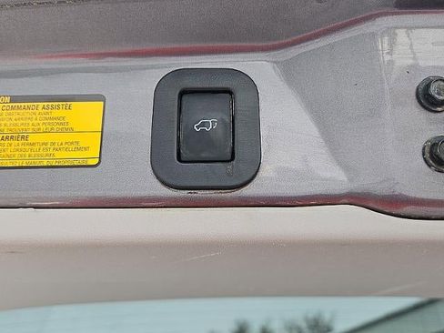 Used 2012 Toyota Sienna XLE image 14