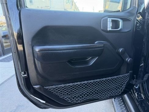 Used 2018 Jeep Wrangler Sport image 14