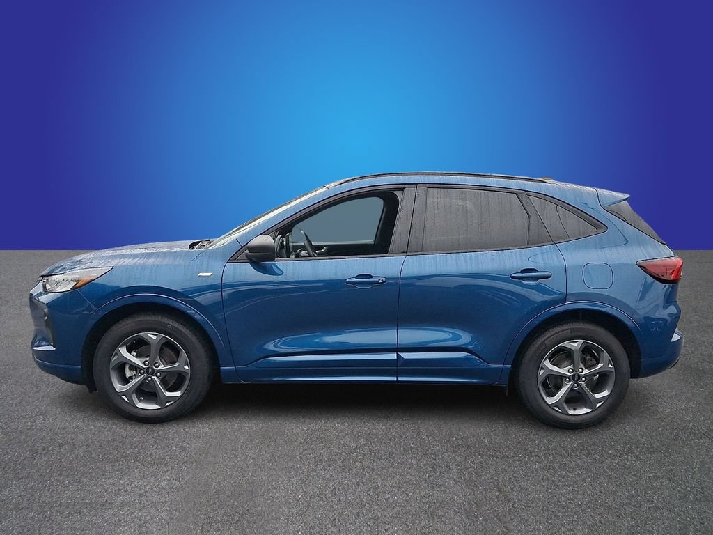 Used 2023 Ford Escape ST-Line w/ Tech Pack #1 AWD/4WD image 7