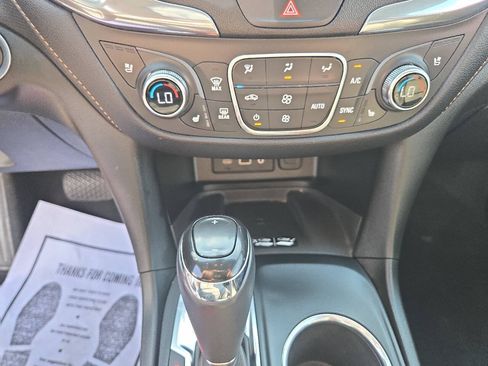 Used 2019 Chevrolet Equinox Premier w/ Premier True North Edition AWD/4WD image 20