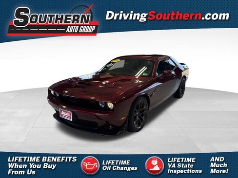 Used 2022 Dodge Challenger R/T Scat Pack RWD image 1