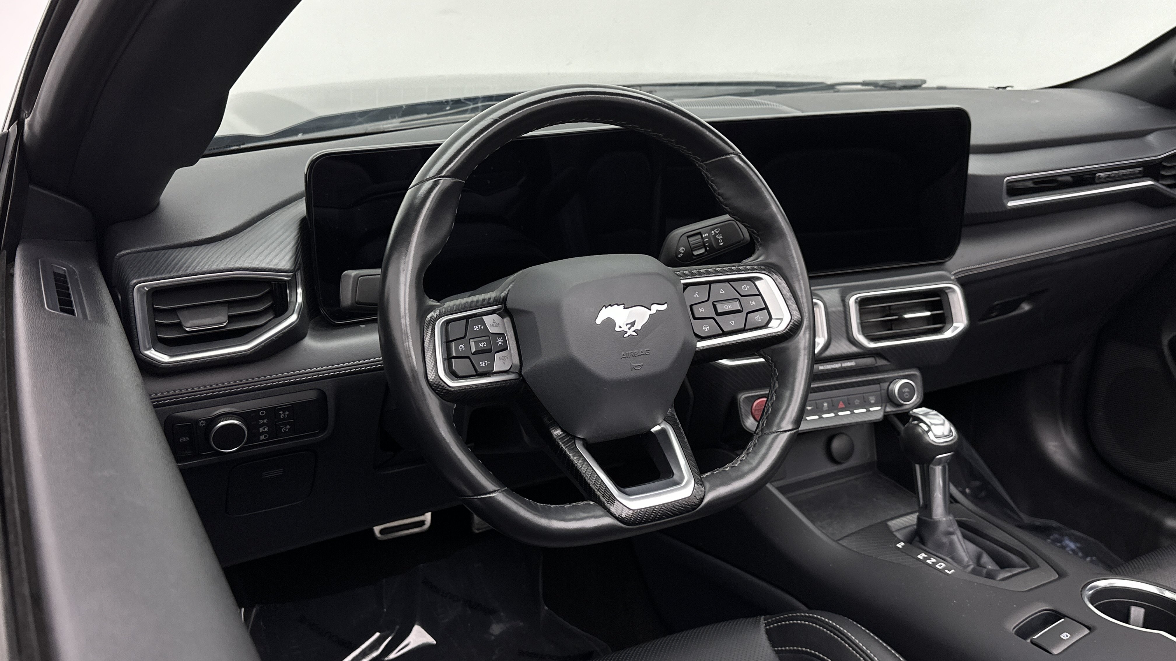 Used 2025 Ford Mustang Premium RWD image 8