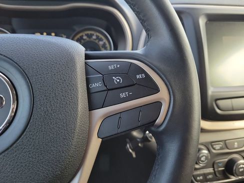 Used 2014 Jeep Cherokee Latitude image 25