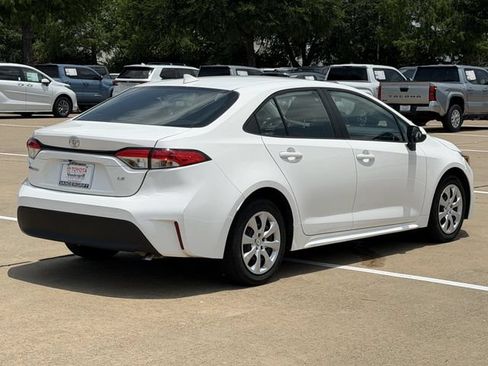 Used 2024 Toyota Corolla LE FWD image 4