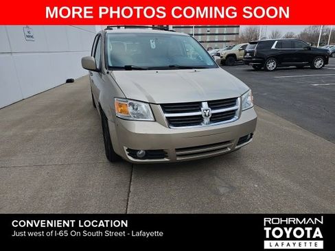 Used 2008 Dodge Grand Caravan SXT image 2