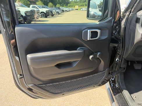 Used 2022 Jeep Wrangler Unlimited Sport AWD/4WD image 15
