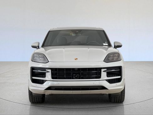 Certified 2026 Porsche Cayenne S AWD/4WD image 11