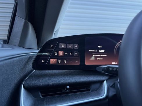 Used 2025 Lucid Air Touring image 25