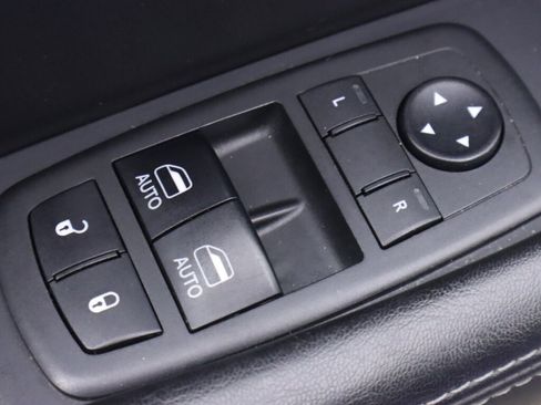 Used 2019 Dodge Challenger R/T Scat Pack w/ Shaker Package image 27