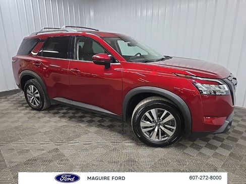 Used 2023 Nissan Pathfinder SL w/ Lighting Package (N92) AWD/4WD image 9