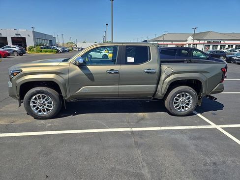 New 2026 Toyota Tacoma Limited AWD/4WD image 7
