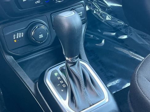 Used 2023 Jeep Renegade Latitude image 27