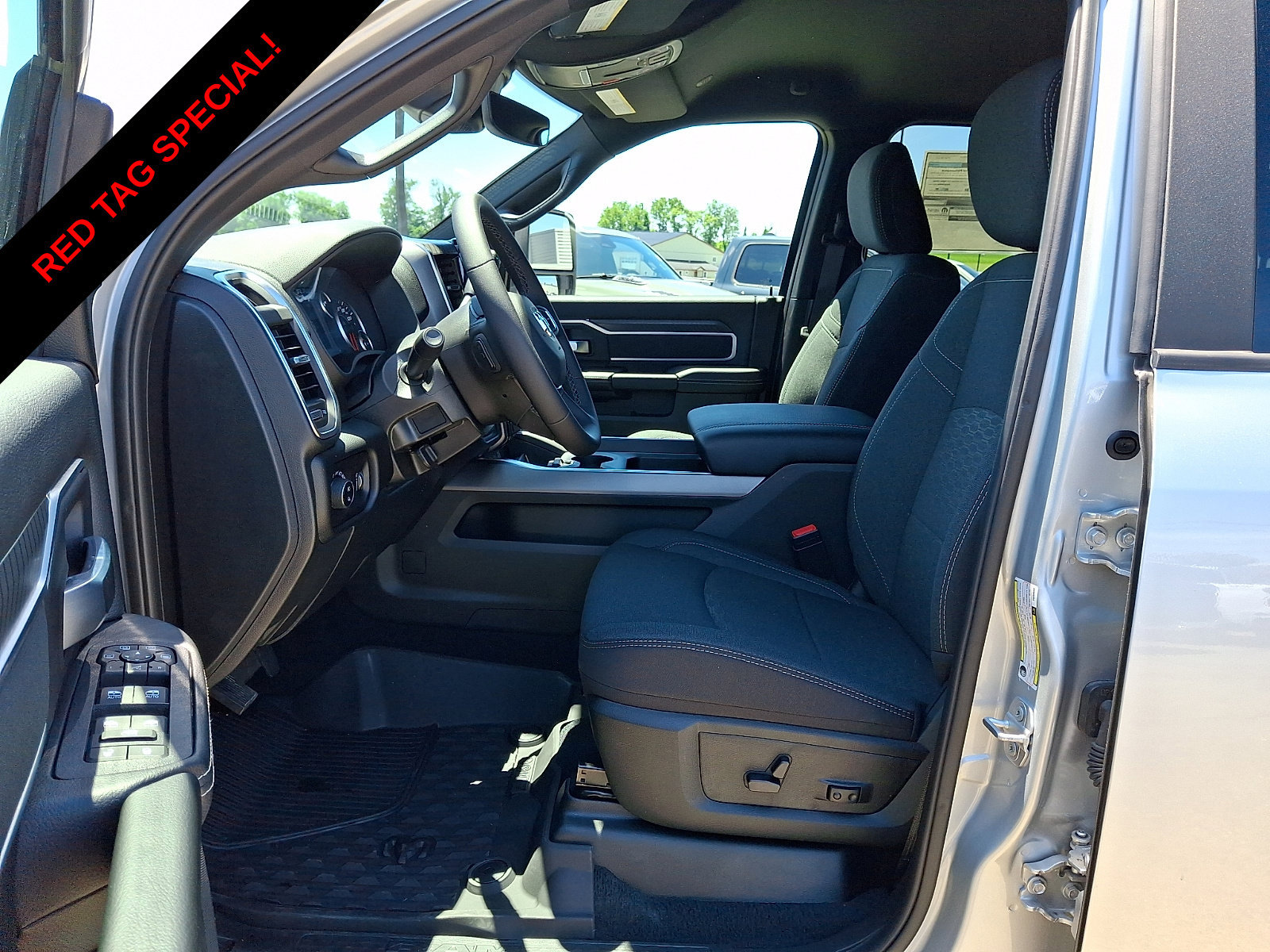 New 2026 RAM 3500 Big Horn AWD/4WD image 8