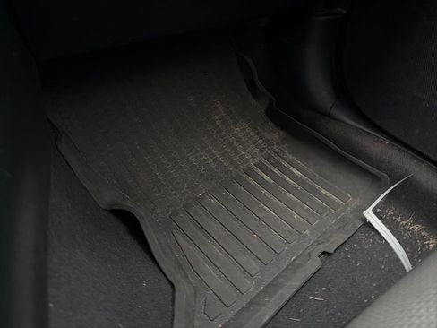 Used 2018 Subaru Crosstrek 2.0i Premium w/ Moonroof Package image 23