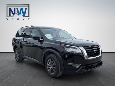 Used 2022 Nissan Pathfinder SV image 1