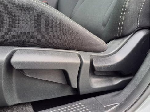 Used 2024 Nissan Rogue S AWD/4WD image 16
