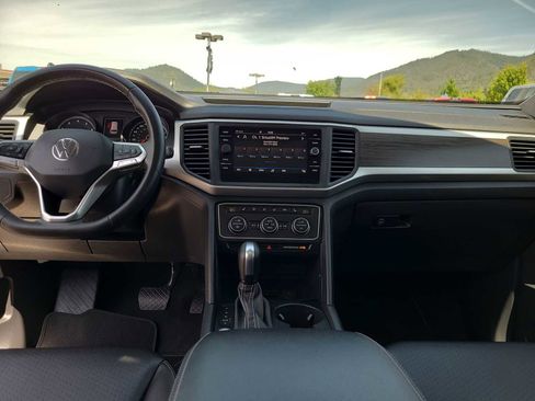 Used 2021 Volkswagen Atlas SE w/ Panoramic Sunroof Package AWD/4WD image 17