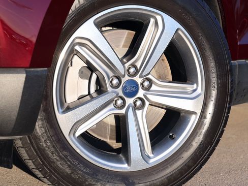 Used 2022 Ford Edge SEL w/ Convenience Package image 12