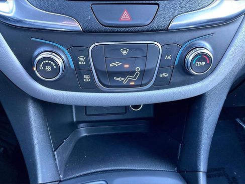 Used 2020 Chevrolet Equinox LT image 15