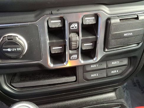 Used 2019 Jeep Wrangler Unlimited Sport S image 15