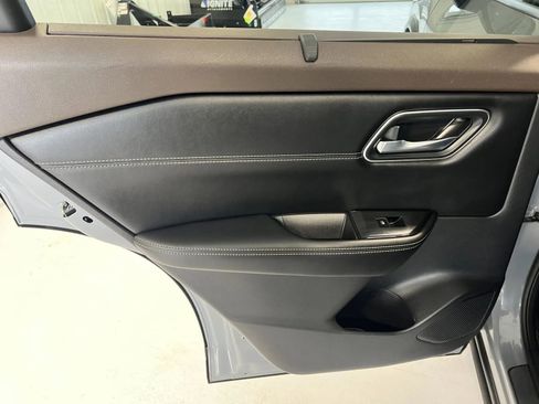 Used 2021 Nissan Rogue Platinum image 13