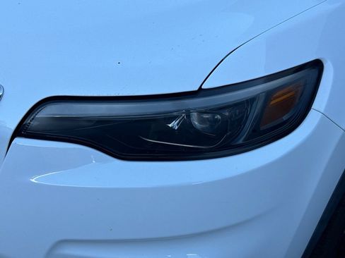 Used 2020 Jeep Cherokee Latitude FWD image 4