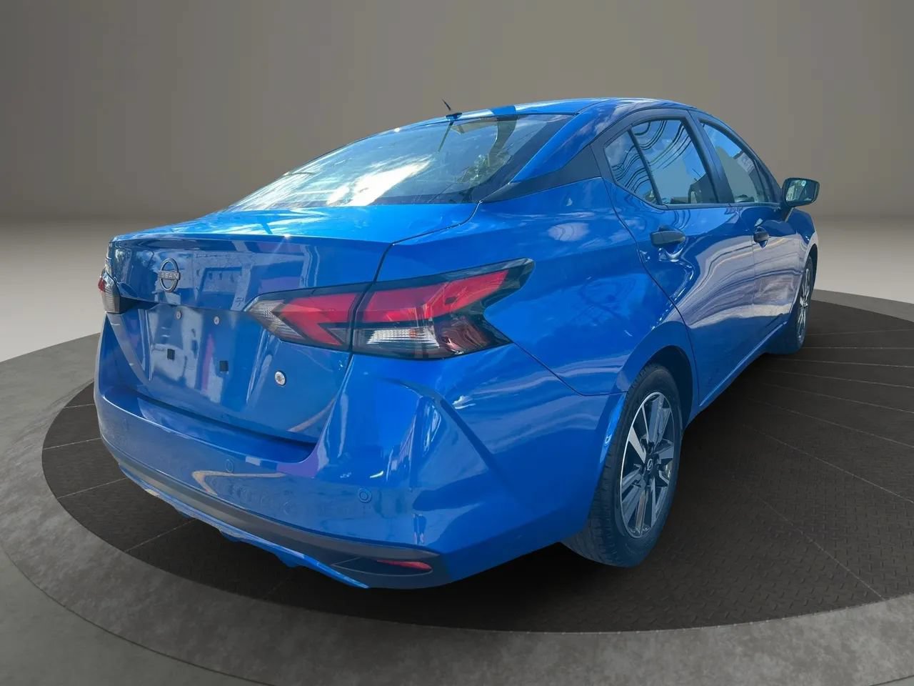 Used 2024 Nissan Versa S w/ S Plus Package FWD image 5