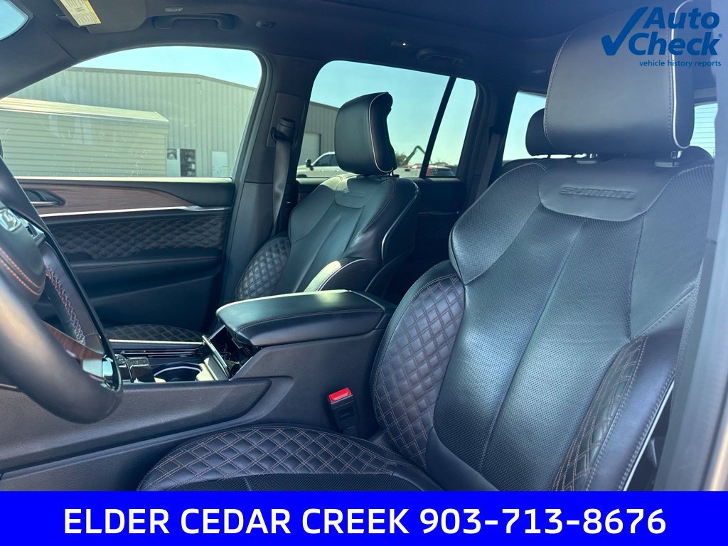 Used 2025 Jeep Grand Cherokee Summit w/ Obsidian Package AWD/4WD image 11