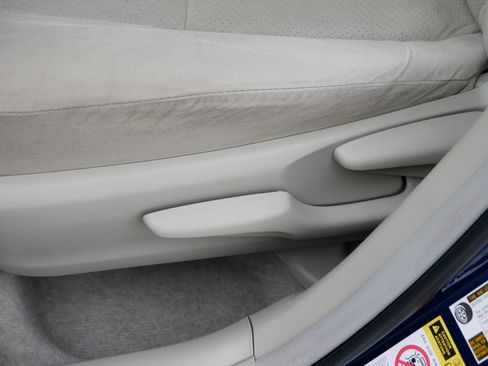 Used 2010 Toyota Prius Two FWD image 20