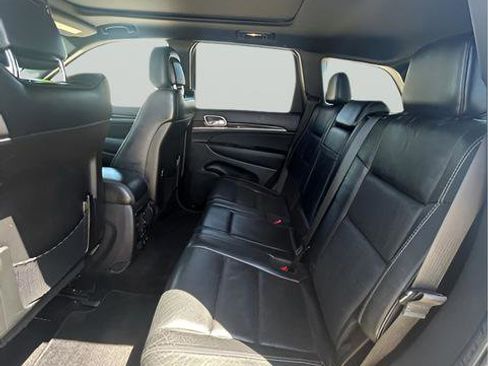 Used 2014 Jeep Grand Cherokee Overland AWD/4WD image 17