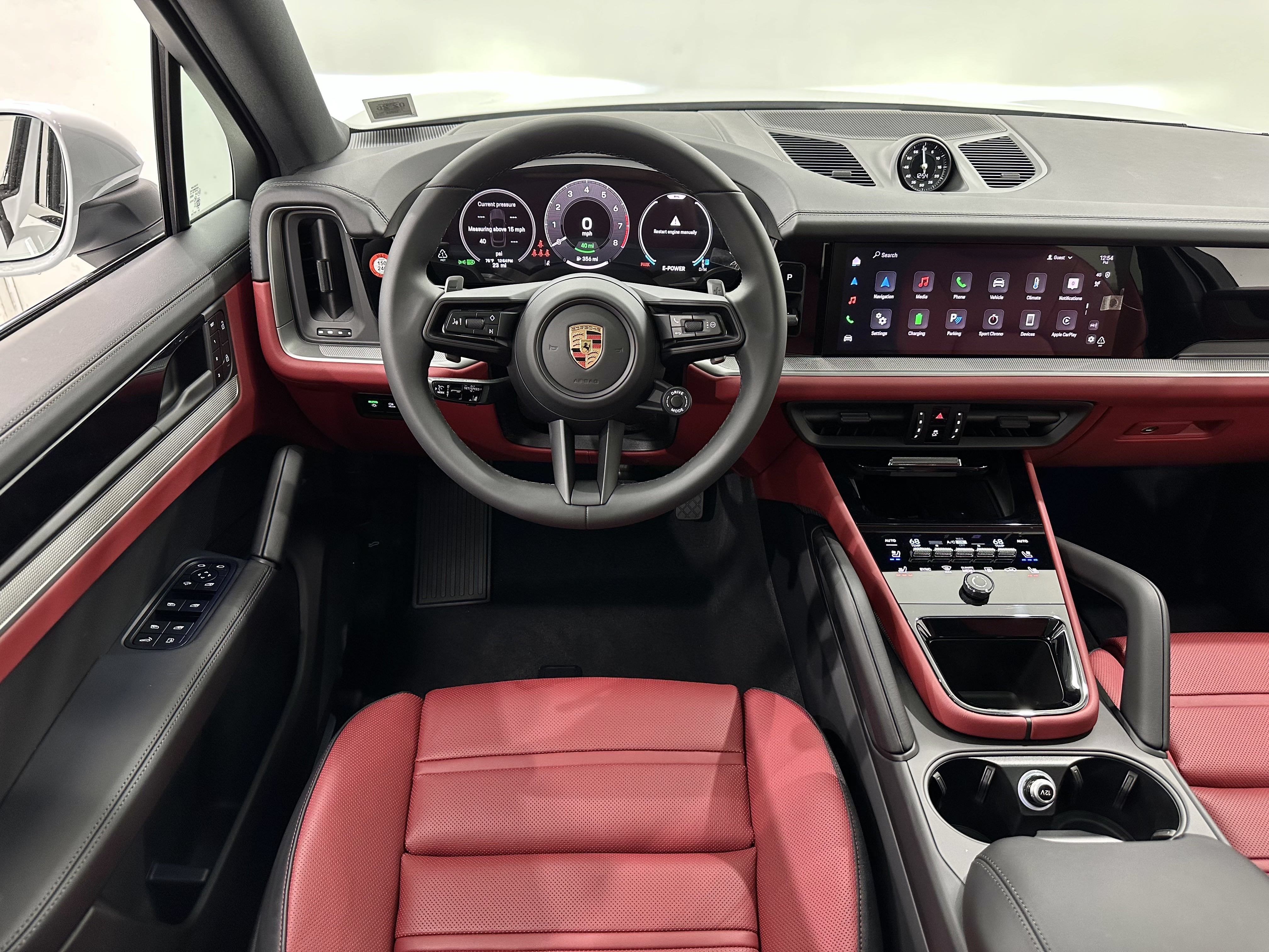 Used 2025 Porsche Cayenne E-Hybrid Coupe AWD/4WD image 25