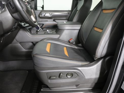 Used 2025 GMC Sierra 2500 AT4 w/ AT4 Premium Plus Package image 14