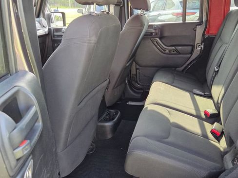 Used 2014 Jeep Wrangler Unlimited Sport AWD/4WD image 7
