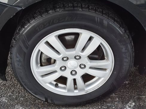 Used 2014 Chevrolet Sonic LT image 40